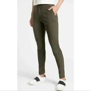 Athleta Wander Stash Skinny Pant olive green size 8
